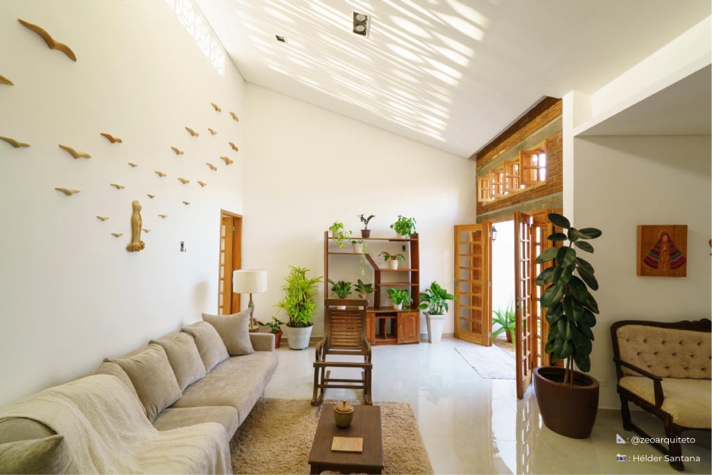 imagem da sala de estar da casa de mainha com iluminação natural